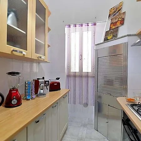 Konukevi A Pochi Passi 4*